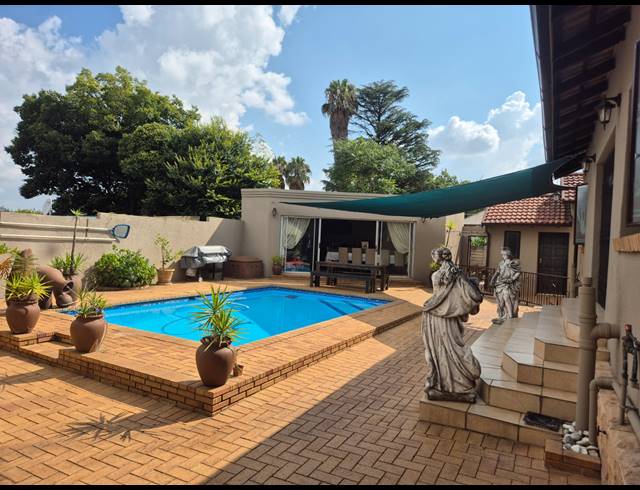 3 BEDROOM HOUSE FOR SALE IN PRIMROSE HILL